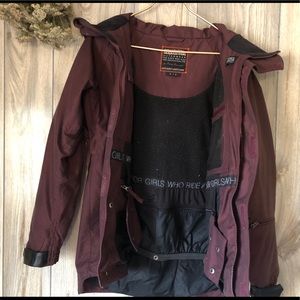 Nikita snowboard jacket